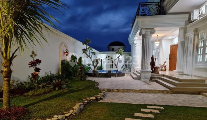 Rumah Sultan Bagus di Puri Arga Golf Bsb City Semarang, Bsb City