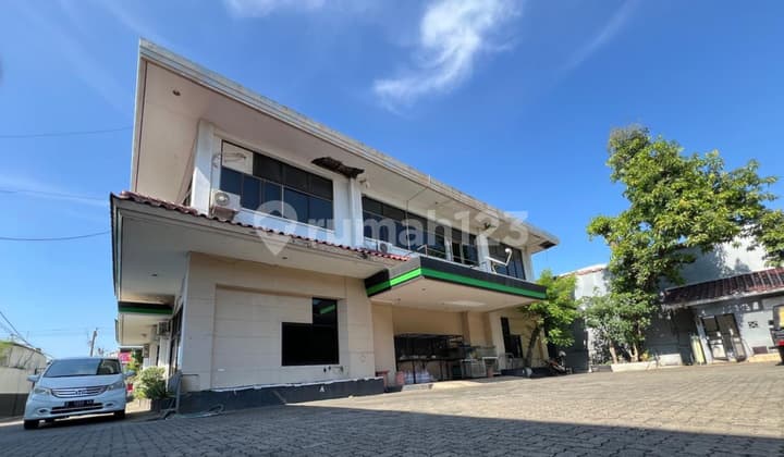 Ruko / Tempat usaha di Jendral Sudirman Semarang
