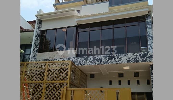 Rumah Mewah Graha Candi Golf Semarang