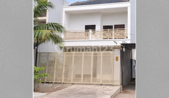 House in Kanfer Raya Banyunanik Semarang