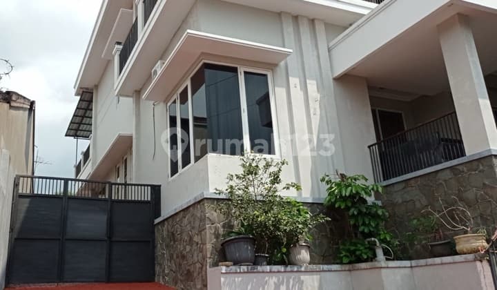 Rumah Mewah Furnish Ada View Di Gombel Semarang