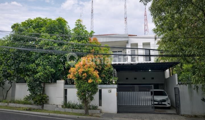 Rumah Mewah di Bukitsari Semarang