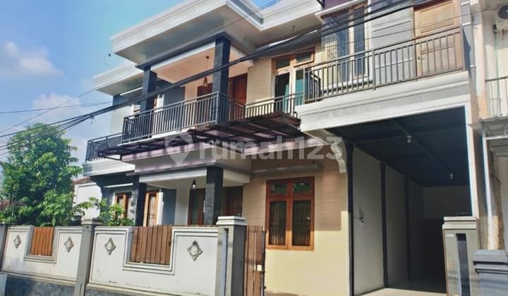 Rumah, 2 Lantai di Welirang Gajah Mungkur