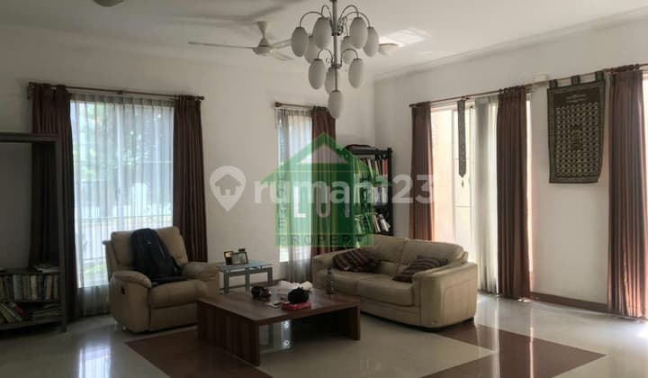 Luxury Tropical House in Modernland Tangerang