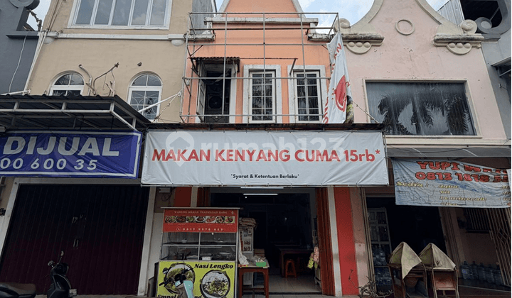 Selling a Shop House with Business in Banjar Wijaya