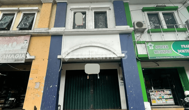 Dijual Ruko 3 Lantai di Taman Royal 1