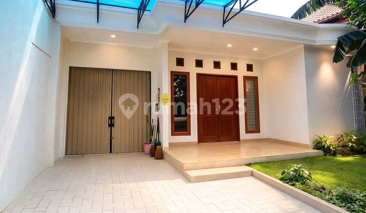 Rumah 1 Lantai Hook di Kompleks Tanah Mas Jakarta Timur R2359