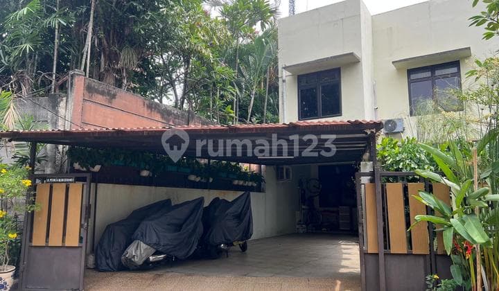 Rumah Hook Premium Bintaro Sektor 5, Strategis & Asri