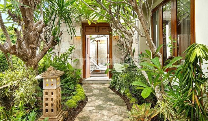 Villa Ready 3 Kamar Tidur SHM Full Furnished Lokasi Jimbaran