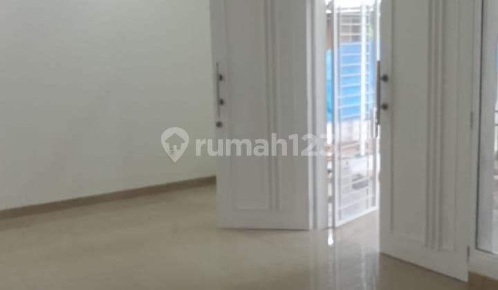 For Sale 2-Story Ready-to-Occupy House in Golf Lake, Cengkareng