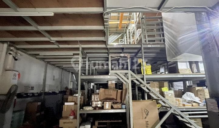 Disewa Gudang dan Kantor Mewah 3 Lantai di Bizpark, Daanmogot