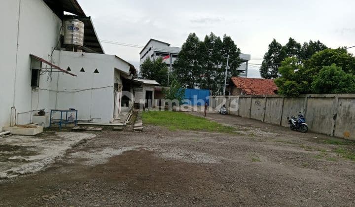For Sale Warehouse or Factory 2568m² with Existing Office in Cipondoh