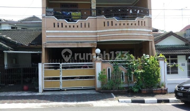 Rumah 2 Lantai Di Pinggir Jalan Salatiga Bisa Untuk Usaha