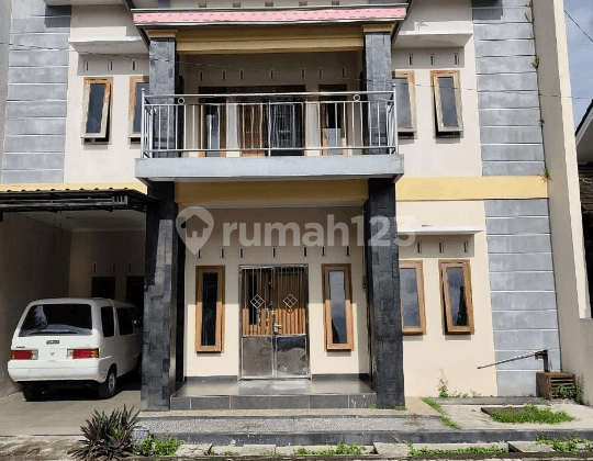 Rumah 2 Lantai Bagus Dan Siap Huni Di Argomulyo Salatiga