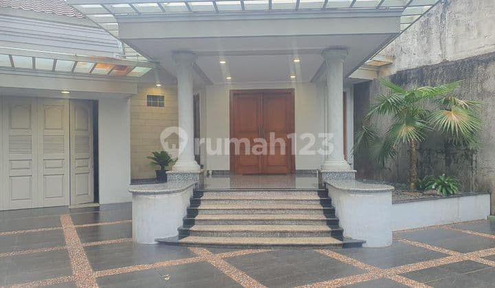 Hunian Asri Hommy Strategis 2 LT di Pusat Jakarta Barat