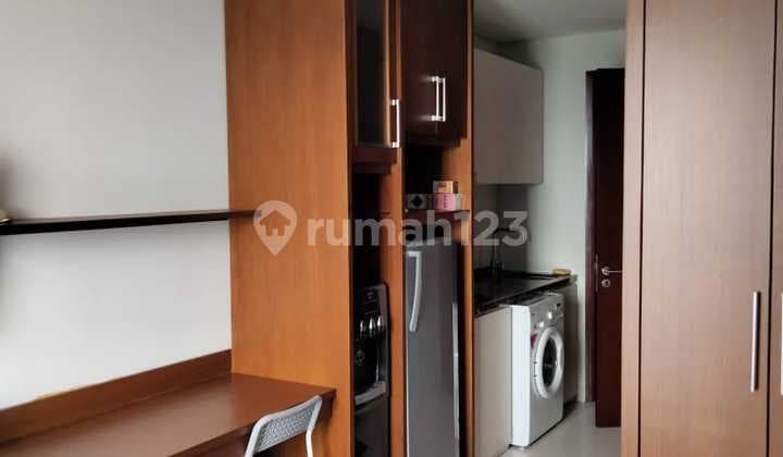 Hunian Lt Sedang Studio Full Furnish Jakbar