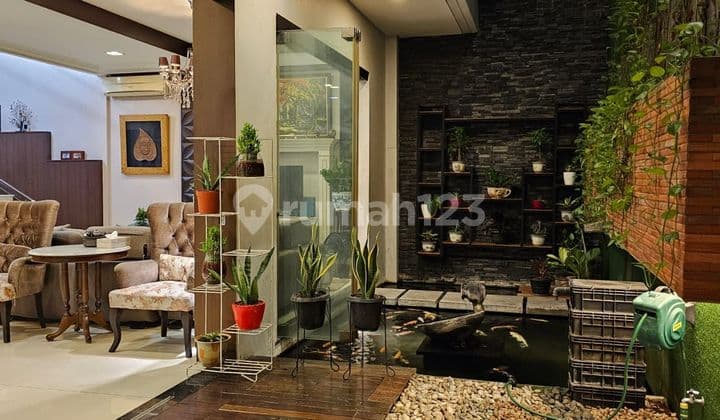Rumah 2 Lantai sangat bagus SHM Utara di Premier mansion
Bandengan
Jakarta utara