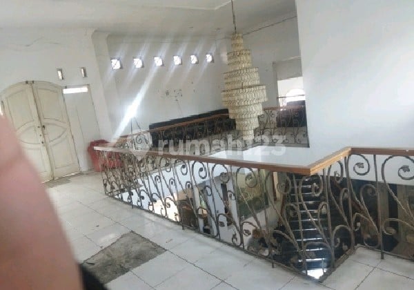 Dijual Rumah 2 Lantai Cocok untuk Keluarga Besar + Kos/Kontrakan 6 Pintu di Main Road Cebek Soreang Ref.05217