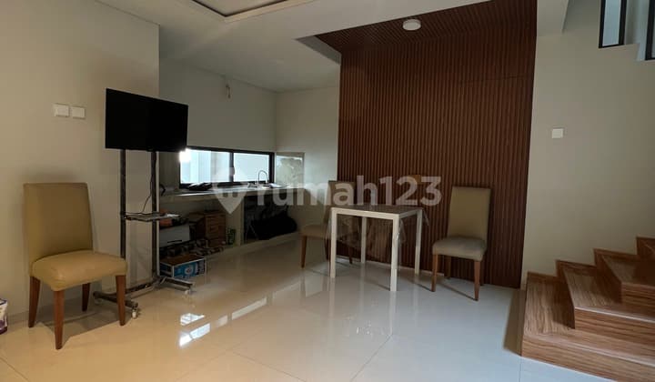 Rumah Baru 2 Lantai Strategis di Sayap Bkr, Moch Toha Ref.05397