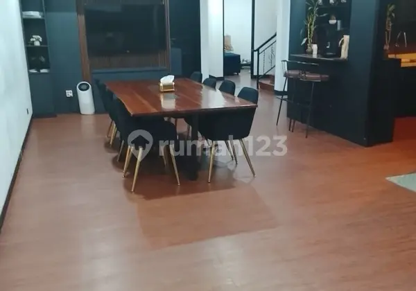 Rumah Strategis bisa untuk Usaha di Sayap Martadinata, Sumur Bandung Ref.05503