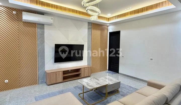 Dijual Rumah Secondary Baru Renov Siap Huni di Kawasan Premium