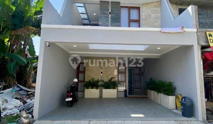 Rumah Mewah 2 Lantai Full Furnished Di Cluster Ekslusif Dalam Ringroad Dekat Jalan Raya Gedong