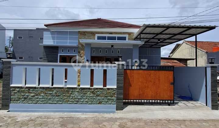 Rumah Baru Biru Limasan Modern Dengdi Jalan Magelang Km. 16 Triharjo Sleman Dekat Polres Slemandekat Pasar Slemandekat Pemda Slemandekat Berbagai Sekolahandekat Sch