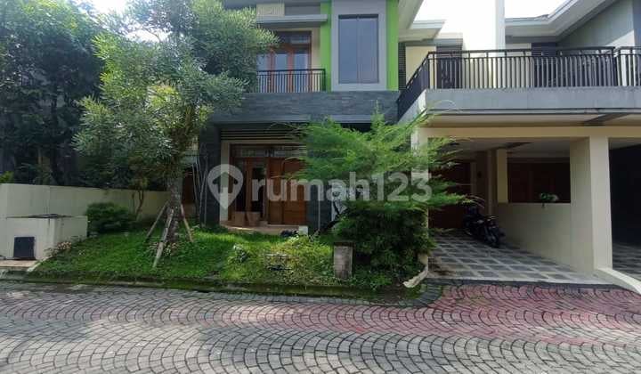 RUMAH MEWAH HIJAU 2 LANTAI - FULLY FURNISHED DALAM PERUMAHAN DI JALAN PALAGAN KM 9 NGAGLIK SLEMAN