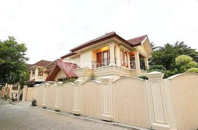 Dijual Rumah Mewah Klasik Modern Mediteranian Tropical
Dengan kolam renang di jalan godean, barat Rumah di Jalan godean 2 Lantai Bagus SHM Barat