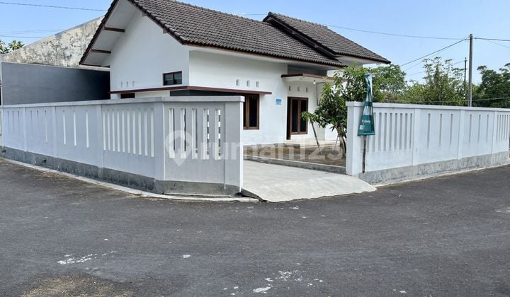 Rumah Baru Dalam Perumahan Dekat Jogja Bay Maguwoharjo dan Pasar Stan SHM Rumah Baru
