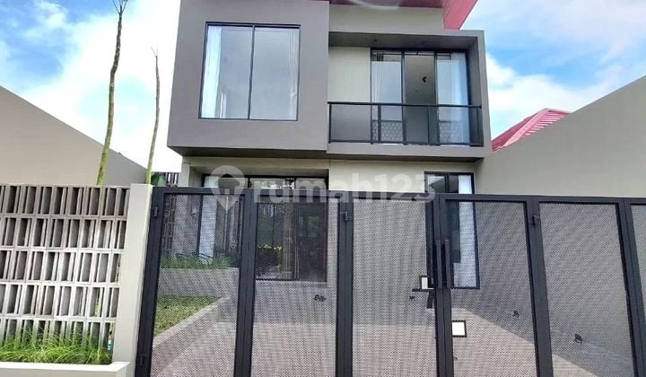 RUMAH MEWAH 2 LANTAI KONTEMPORER KEKINIAN DEKAT JOGJABAY MAGUWOHARJO
FULLY FURNISHED
HOOK AKSES MUDAH
ISTIMEWA
Harga: 1.850.000.000
------------------------------------
Legalitas: SHM PBG
Maghnet Kawasan:
--------------------------------
Dekat Stadion