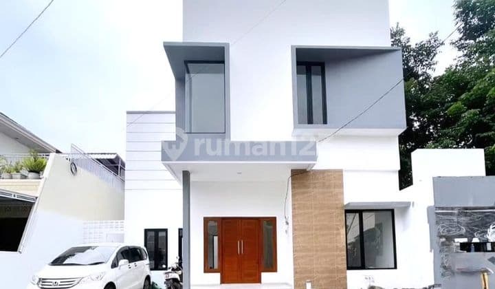 RUMAH MEWAH 2 LANTAI BARU DALAM PERUMAHAN DI JALAN KALIURANG KM. 9.5 NGAGLIK SLEMAN 2 Lantai Rumah SHM Bagus 2 Lantai Rumah SHM Bagus