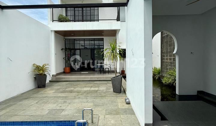 Luxury House With Swimming Pool And Spacious Yard In Sidomoyo Jl Godean Km 7 Area