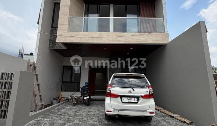 Affordable Area Palagan‼️New 2-Story House with Luxurious Contemporary Design on Palagan Street Km 8 Ngaglik Sleman Near Hotel HyattLocation: Palagan Street Km 8 Ngaglik Sleman 1,850