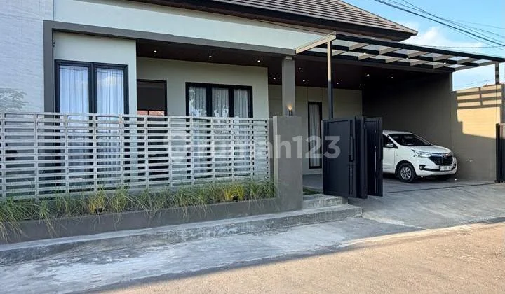 Rrumah Baru Mewah Limasan Modern dengan Tanah Luas dan Tata Ruang Lega di Purwomartani Kalasan Sleman Dekat Swalayan Pamela 7Lokasi: Purwomartani, Kalasan Sleman