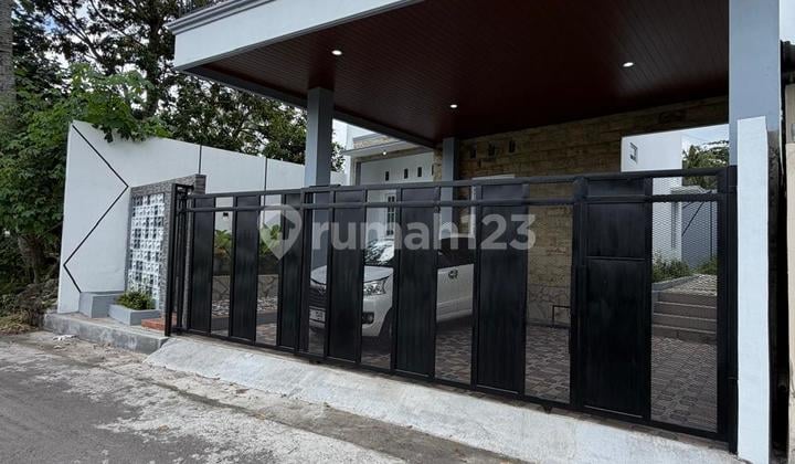 Rumah Baru Mewah Modern 2 Lantai dengan Balkon Luas View Sawah dan Gunung Merapi di Jalan Kaliurang Km. 9 Ngaglik Sl