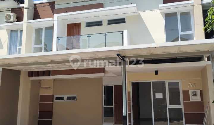 House in an Elite Housing Estate in the Jl. Godean Km 4.5 Area, Inside the Ringroad