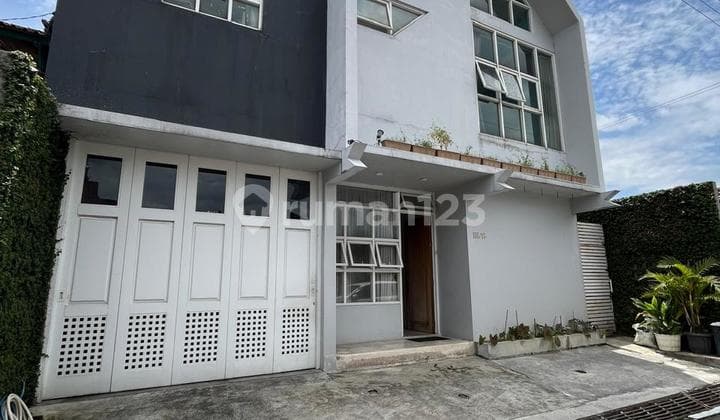 Rumah Mewah 2 Lantai Scandinavian Modern Dalam Perumahan Jombor Baru Mlati Slemanharga: 2.1 Milyar [ Nego Dekat Ke Monjalidekat Hotel Hyattdekat Al Azhardekat Ke Ugm, Uty