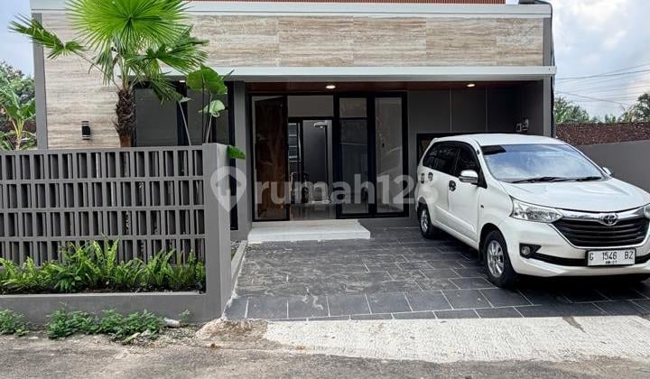 Beautiful New Modern Contemporary House in Caturharjo Sleman Near Ibarbo Park