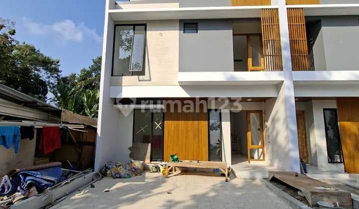 Rumah Mewah Modern Kontemporer 2 Lantai Dalam Mini Cluster 5 Unit Di Tlogoadi Mlati Sleman Dekat Rsa Ugm