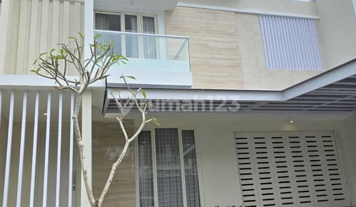 Rumah Mewah 2 Lantai Istimewa Dalam Perumahan Elite Greenhill di Jalan Kaliurang KM. 9 Ngaglik Sleman