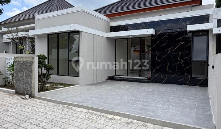 Rumah Mewah Modern Open Space dengan Tanah Luas di Jalan Kaliurang KM. 13 Ngemplak Sleman Dekat Pasar Jangkang