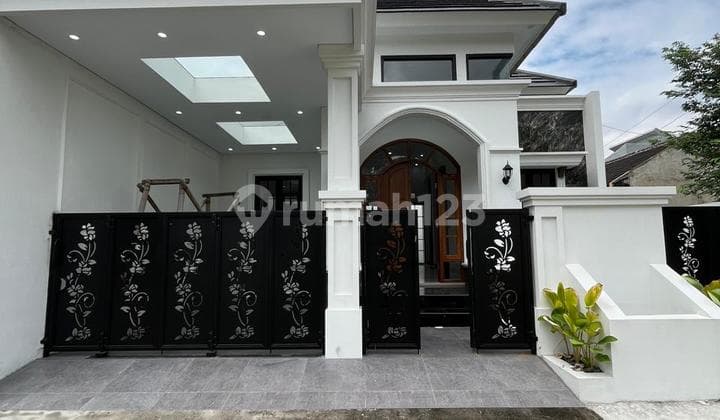 Rumah Mewah Klasik Modern -