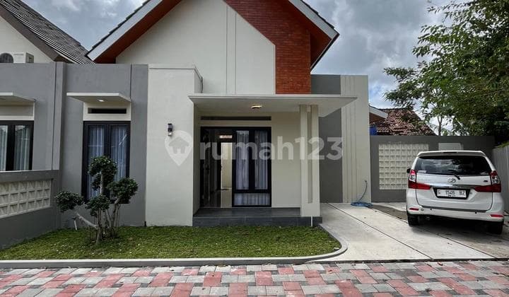 Brand New Modern Scandinavian Style House With Spacious Remaining Land In Wedomartani Ngemplak Sleman Yogyakarta