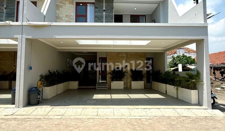 Within the Ringroad ‼️Contemporary Luxury 2-Story House Fully Furnished in an Exclusive Cluster Near Gedong Kuning Highway and Jech.