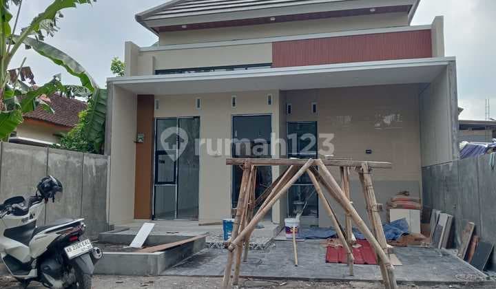 Rumah Cantik Limasan Modern di Margomulyo Sayegan Sleman Dekat Pasar Cebongan