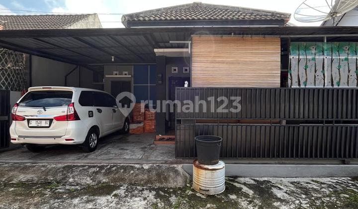 Minimalist House in a Mini Cluster of 6 Units on Kapten Haryadi Street, Ngaglik Sleman, Near Pesona Merapi Housing