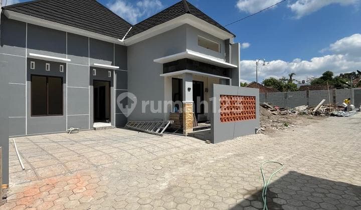 Rumah Baru Mewah Limasan Modern Berkualitas Dalam Cluster 20 Unit Di Wedomartani Ngemplak Sleman Dekat Sd Model Dan Budi Mulia