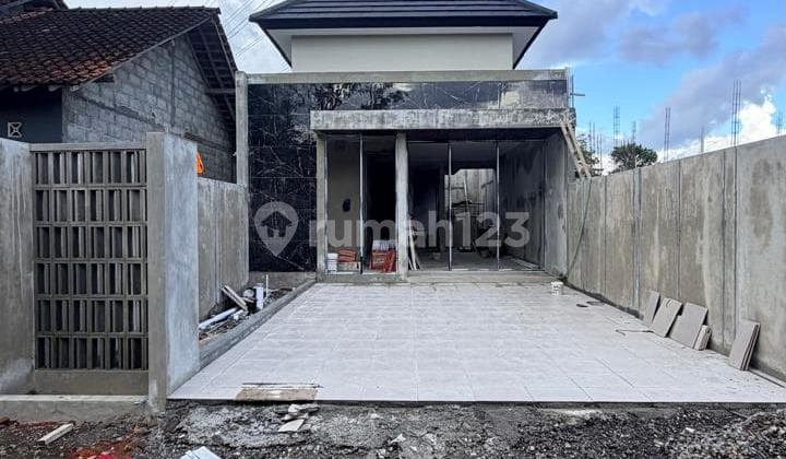 New Beautiful Modern Limasan House on Kaliurang Street KM. 10, Gentan, Ngaglik, Sleman