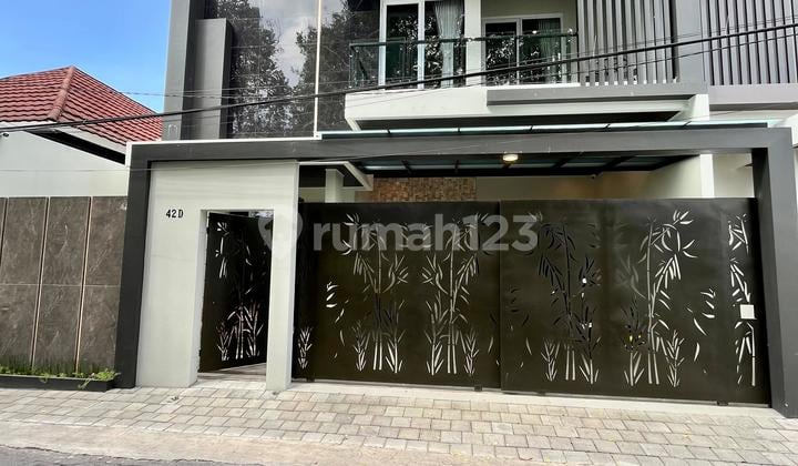 Rumah Mewah Lux 2 Lantai Istimewa Fully Furnished Di Area Premium Purwomartani Sleman Dekat Swalayan Pamela